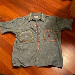 Embroidered t shirt
